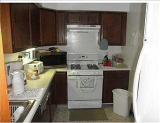 5th image of 518 Eau Claire St