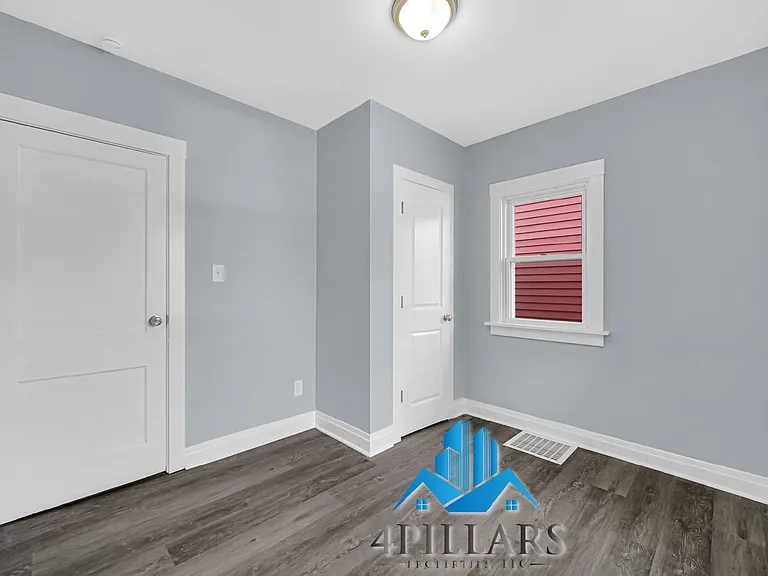 648 Stewart Ct — Photo 14