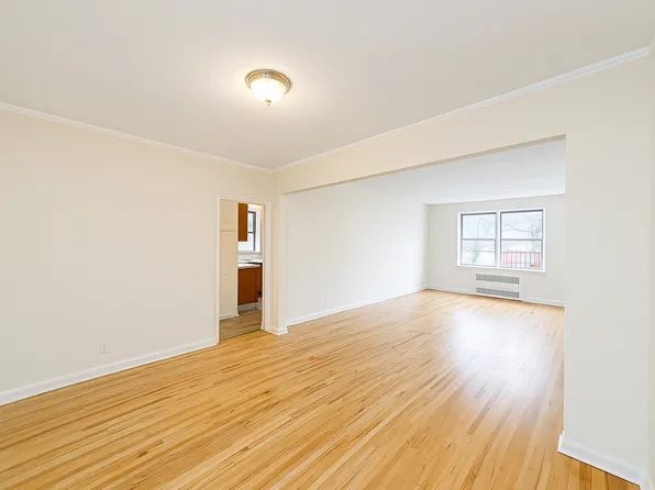 915 East 17th Street image 3 of 15