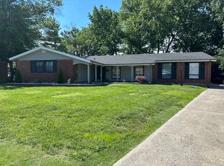 3085 Steed Dr, Florissant, MO 63033