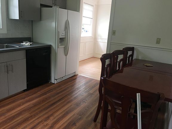 4th image of 325 Howard Ave #1