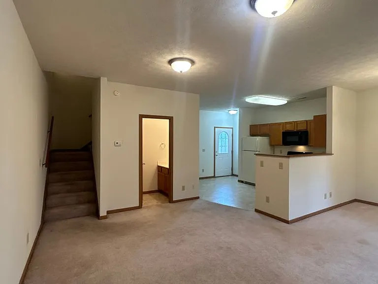 2714 Wyndham Ct — Photo 5