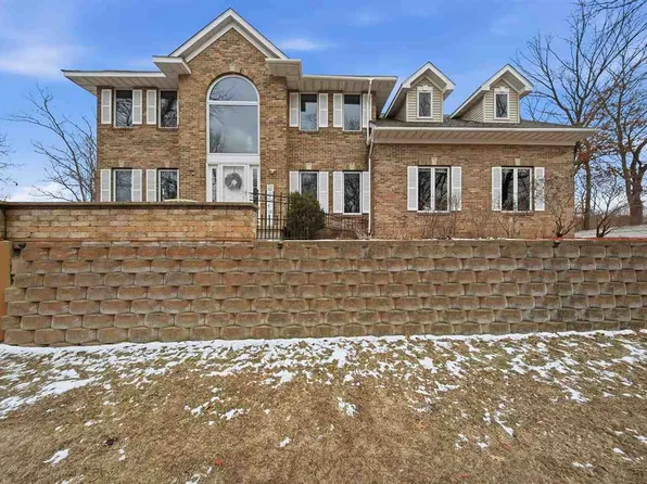 3256 Meadow Ridge Rd NE, Solon, IA 52333