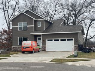 1514 Chapel St SW, Wyoming, MI 49509