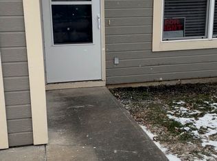 19 E 8th St, Adrian, MO 64720