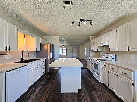 2nd image of 3011 Tom Lockett Dr