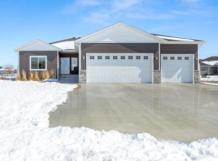 2089 67th Ave S, Fargo, ND 58104