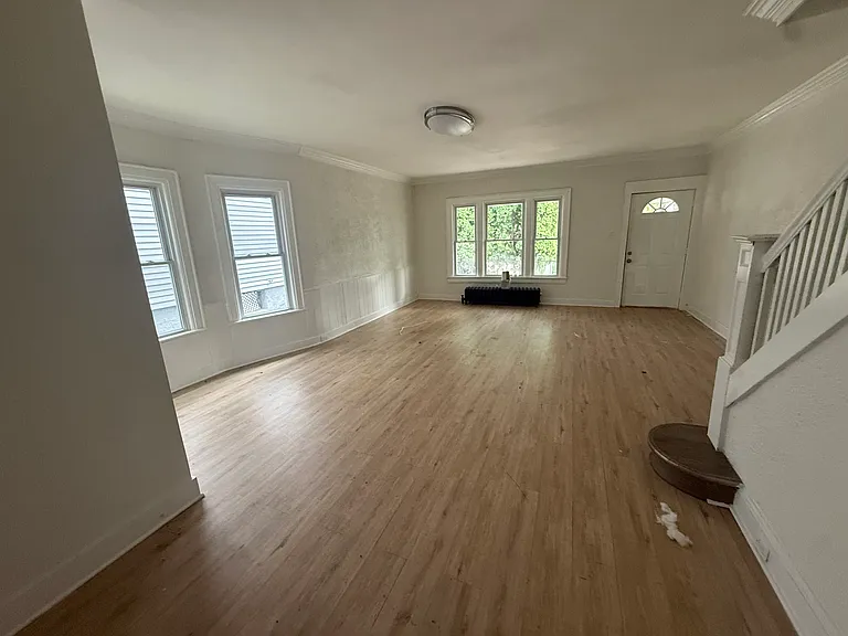 513 N Irving Ave — Photo 3