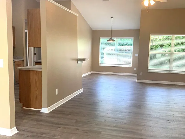 1212 Moses Creek Ct — Photo 4