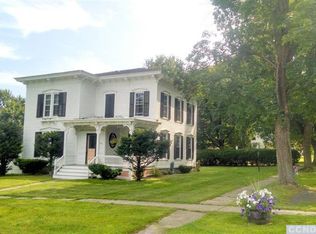 28 State St, Valley Falls, NY 12185