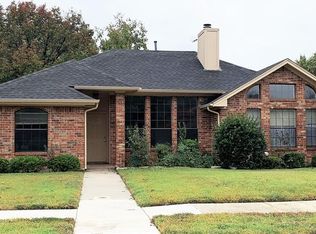 320 Tanglewood St, Denton, TX 76207