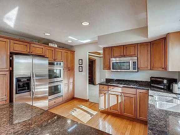 3rd image of 8117 Linden Leaf Cir