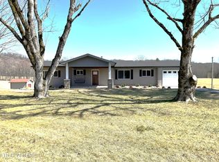 905 Phillips Flats Rd, Oneida, TN 37841