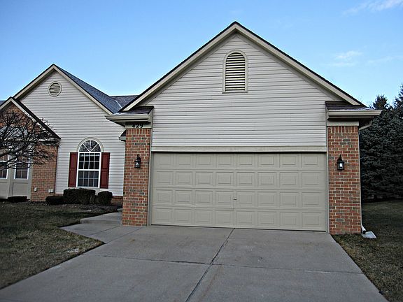 2nd image of 429 N Oak Dr #1