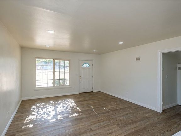 2nd image of 16434 Yucca Ave