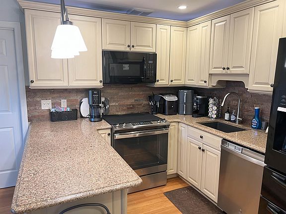 5th image of 5 Northbrook Drive #501