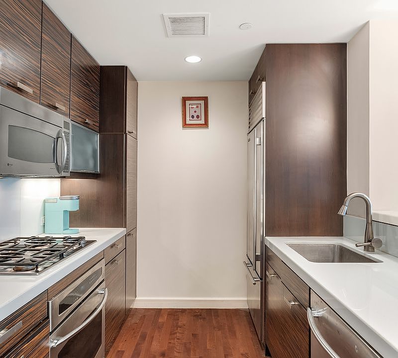 1st image of 225 E 34th St APT 10F