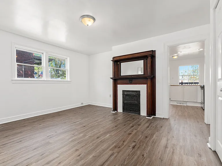 1043 Mount Oliver St — Photo 9