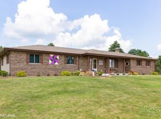 8709 White Oaks Rd, Harvard, IL 60033