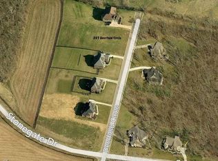 207 Deerfield Cir, Nicholasville, KY 40356