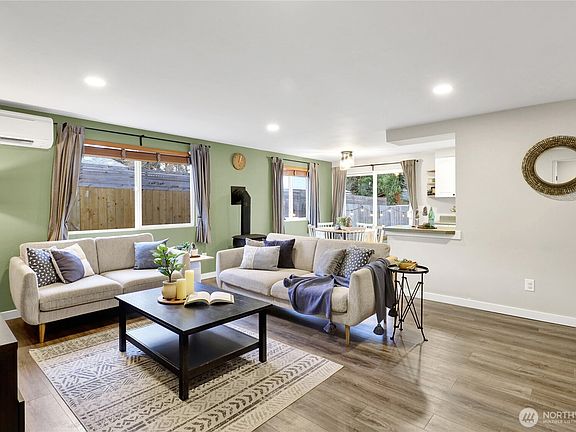 5th image of 3855 Fraser Street