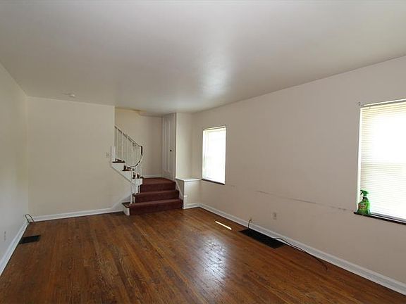 2nd image of 2608 Losantiville Ave