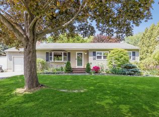 3495 Deep Hole Dr, Mattituck, NY 11952
