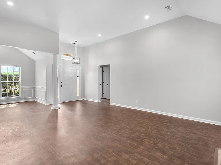 132 Pampas Dr — Photo 30
