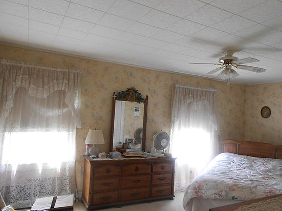 5th image of 447 Pine St