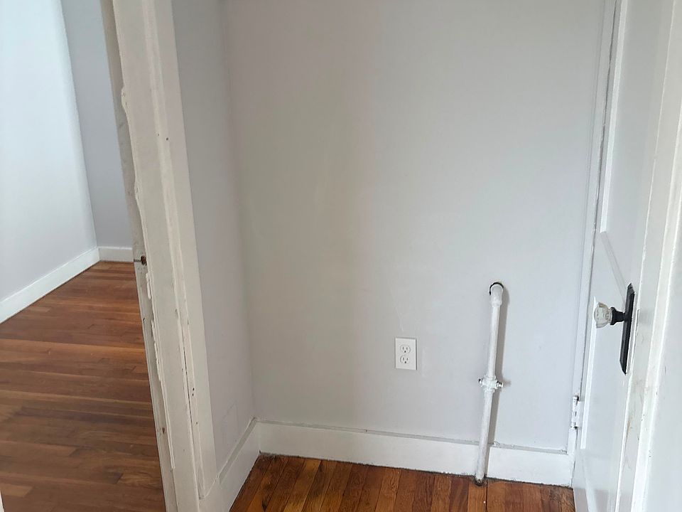 1st image of 86 Laurel St #1