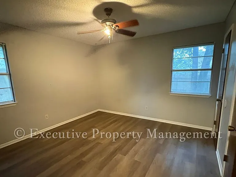 410 Jeffrey Ln — Photo 33