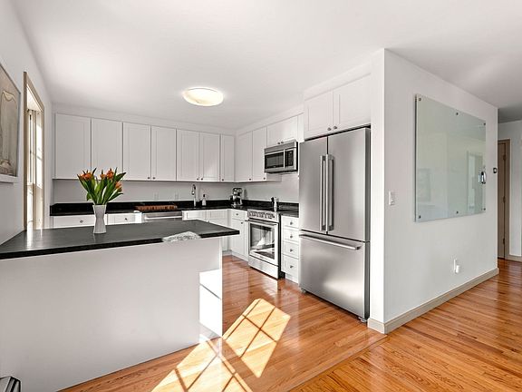 4th image of 28 Elm St #2