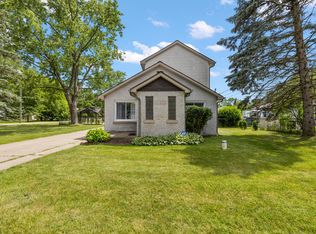 1115 Superior St, Walled Lake, MI 48390