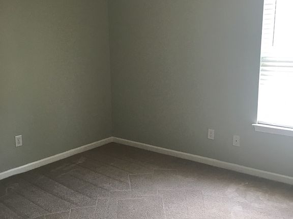 5th image of 406 Brecknock Ct