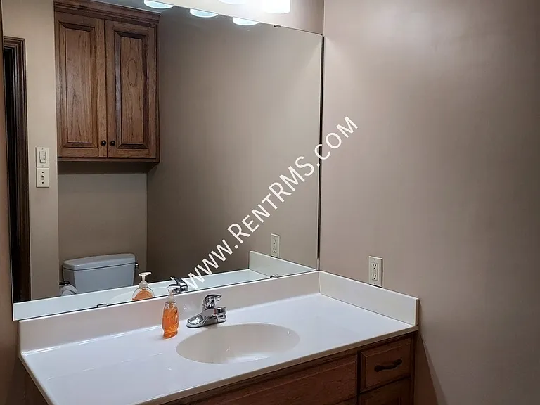 4643 SW 8th Ave — Photo 15