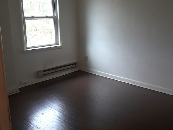 2nd image of 1324 Maltby Ave APT C