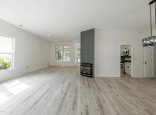 50 Greenways Ln, Lakewood, NJ
