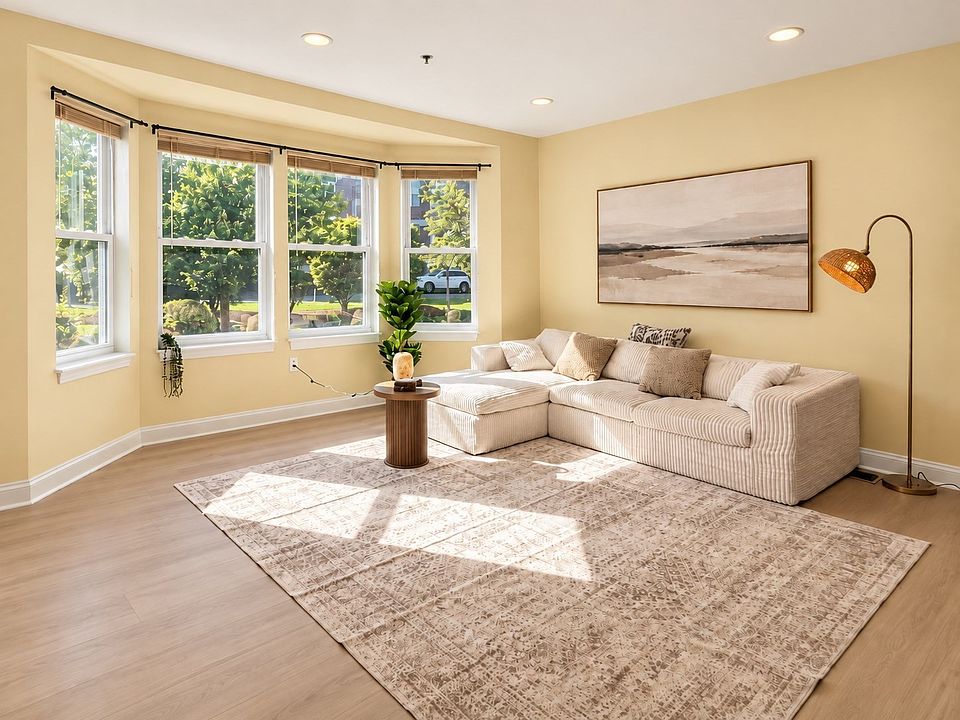 1st image of 310-324 Rindge Ave #316-6