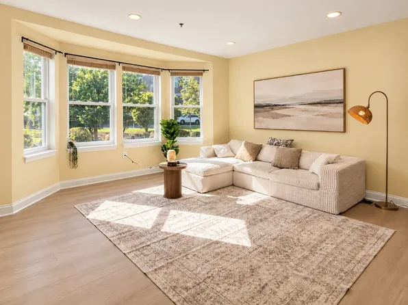 310-324 Rindge Ave #316-6, Cambridge, MA 02140