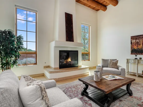 56 Camino Costadino, Santa Fe, NM 87508
