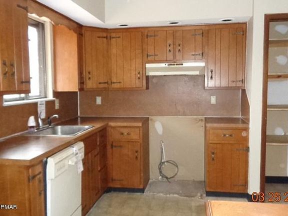 2nd image of 317 Remington Rd