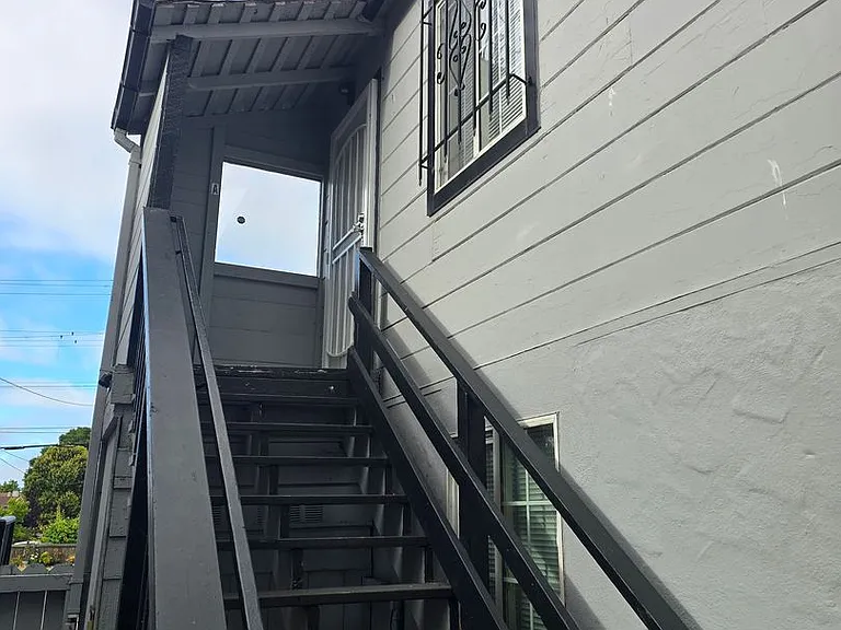 Roosevelt - 2349 — Photo 1