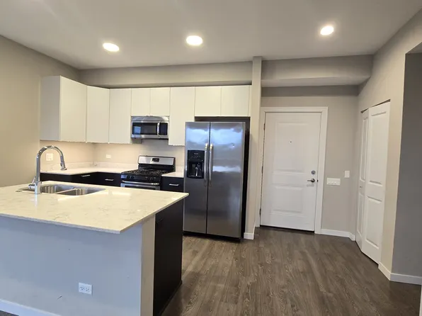 3900 W Cortland St #3F, Chicago, IL 60647