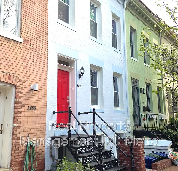 2131 Newport Pl NW #1 — Photo 1