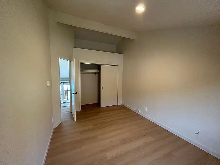 3801 Beach Dr SW — Photo 6