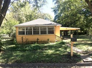 409 N Heggie St, Charleston, MO 63834