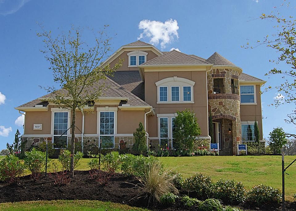 1st image of 8410 Bishop Oaks Dr