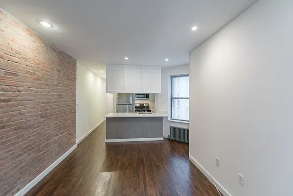 Rented by Thor Equities | media 8