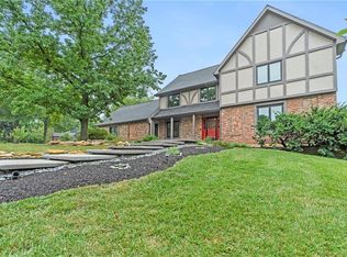 3001 W 121st St, Leawood, KS 66209