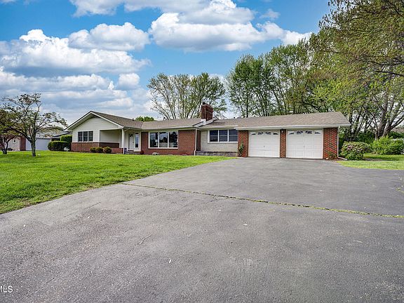 3rd image of 602 Sunset Dr